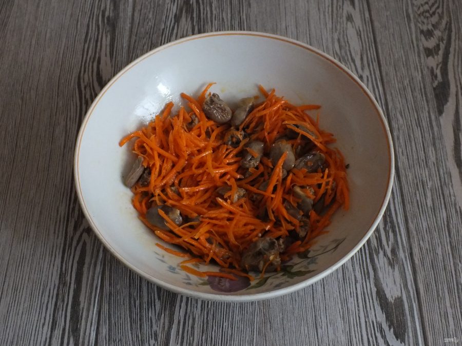 Куриные сердечки корейская морковь