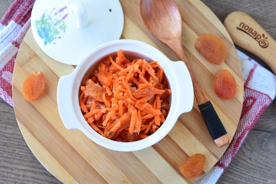 Салат из моркови и кураги