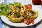 Картофельные гнезда с грибами в чесночно-сметанном соусе