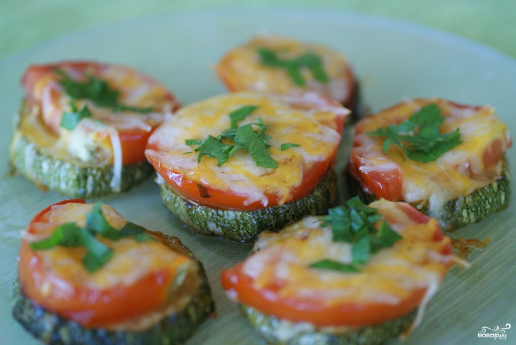 Рецепт Кабачки с помидорами и сыром