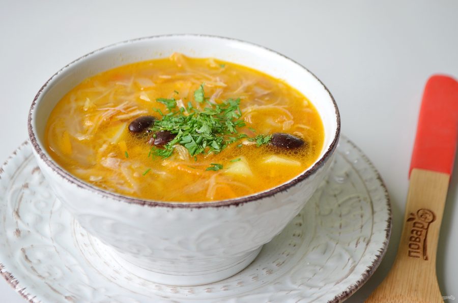 Капустный суп с фасолью