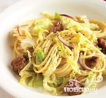 Рецепт Спагетти с капустой и сладкой колбасой