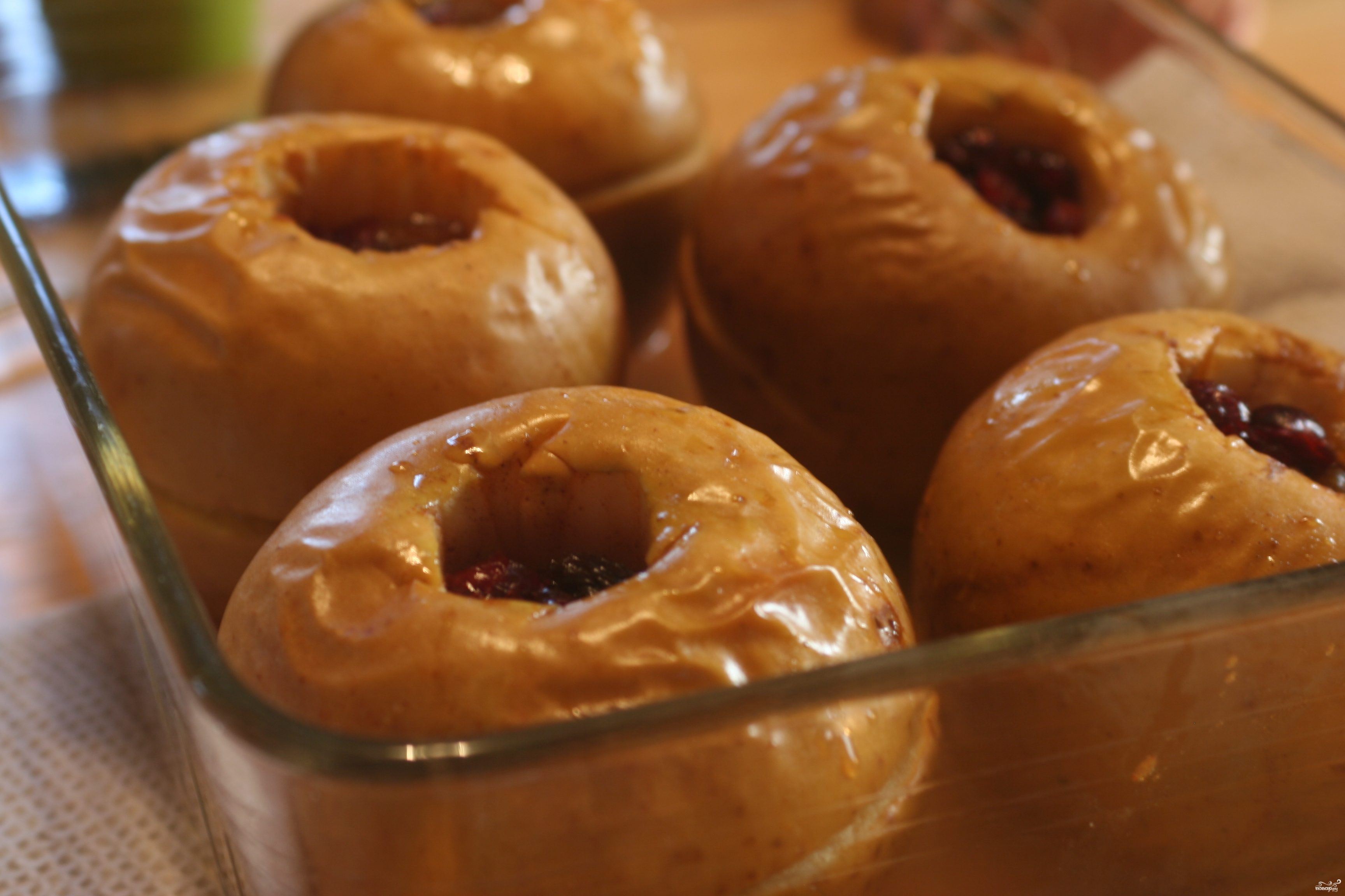 Рецепт печеных яблок в духовке с медом