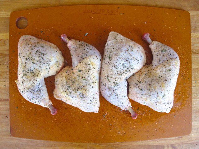 Рецепт Куриные окорочка с картошкой и розмарином
