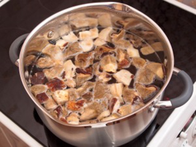 Рецепт Суп из белых грибов замороженных