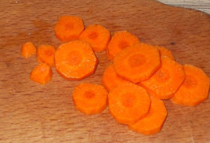 Рецепт Маринованные огурцы с морковкой и луком
