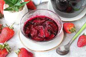 Варенье из черники и клубники