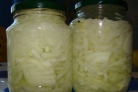 Маринованный лук на зиму полукольцами