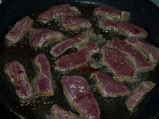 Рецепт Салат с жареной говядиной