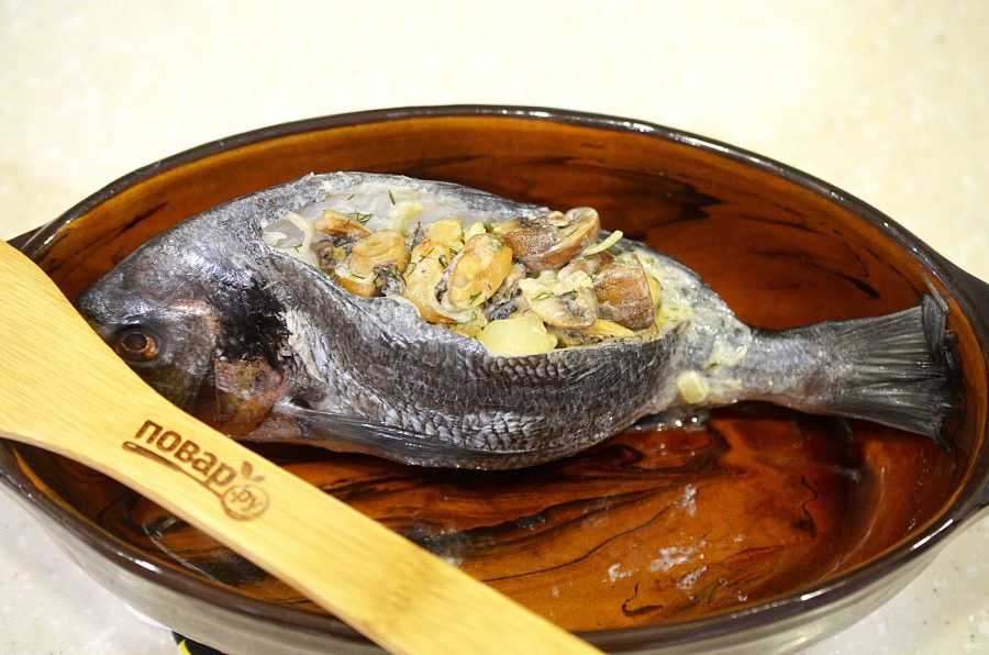 Дорадо, фаршированная жульеном из морепродуктов