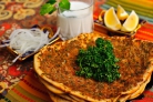 Турецкая пицца "Лахмакун"