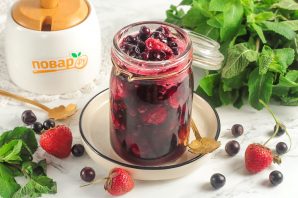 Варенье из клубники и черной смородины