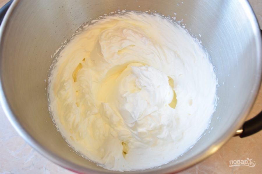 Сколько взбивать крем чиз. Как делать крем для торта морковного и сливочного масла.