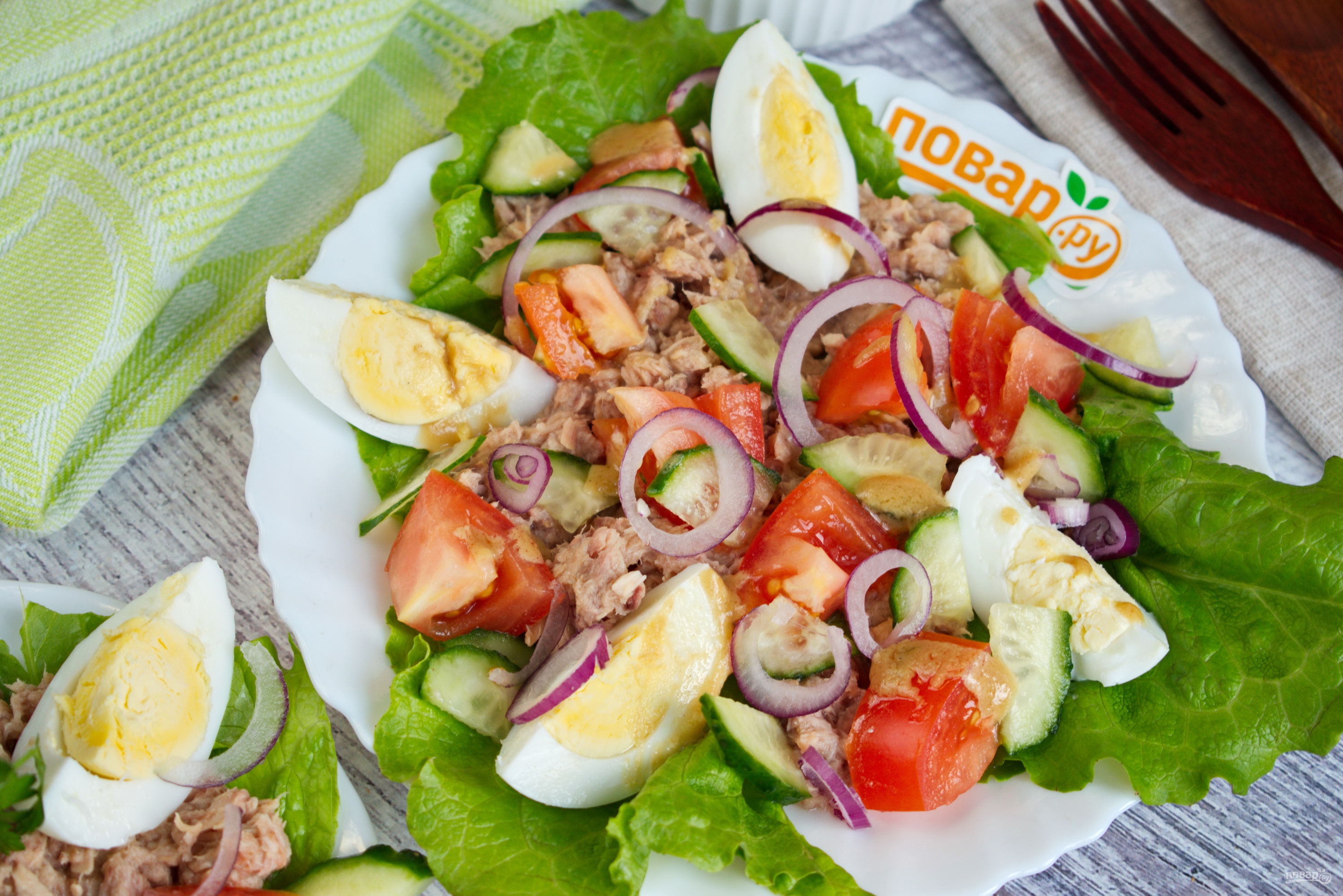 Салат с тунцом и яйцом кбжу. Салат с морепродуктами. Вкусный диетический салат. ПП салаты. ПП салат с тунцом консервированным.