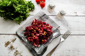 Салат из свеклы и шампиньонов