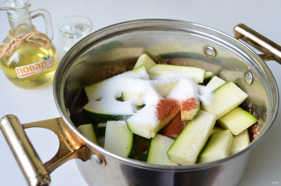 Узнайте, как приготовить салат из кабачков на зиму