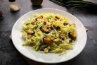 Салат с пекинской капустой и мидиями