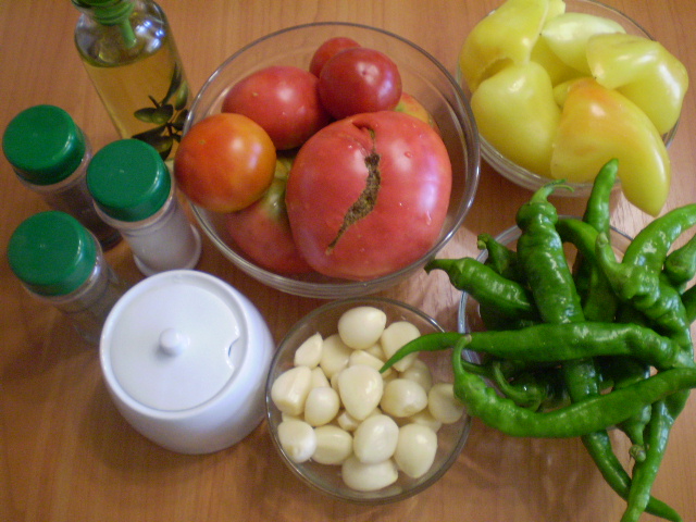 Рецепт Аджика из помидоров и перца с чесноком