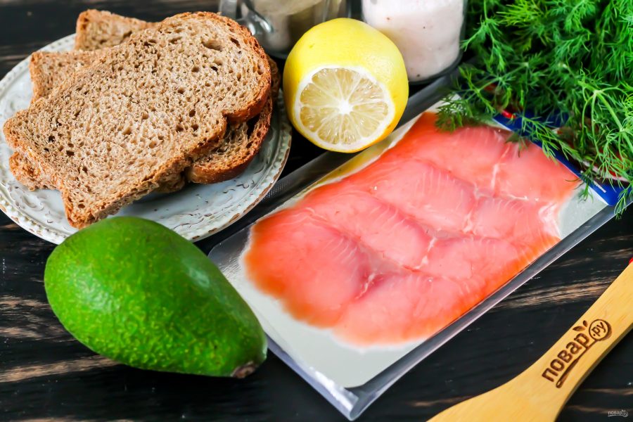 Бутерброды с авокадо и красной рыбой - пошаговый рецепт с фото на Повар.ру