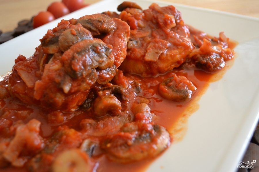 Рецепт Жареная свиная корейка с грибами и помидорами