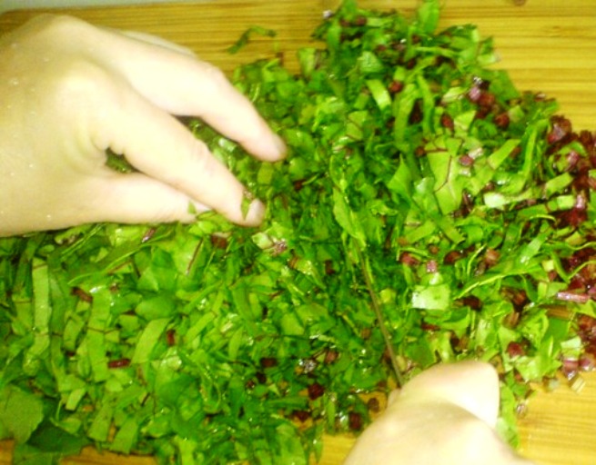 Рецепт Осетинский пирог с листьями свеклы