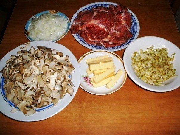 Рецепт Мясо, фаршированное грибами и сыром