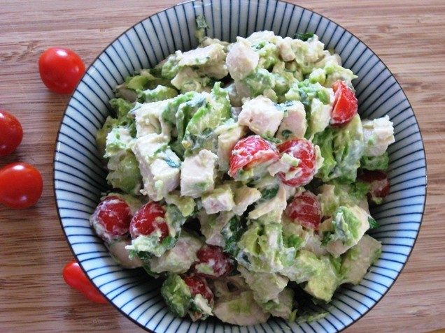 Рецепт Куриный салат из авокадо