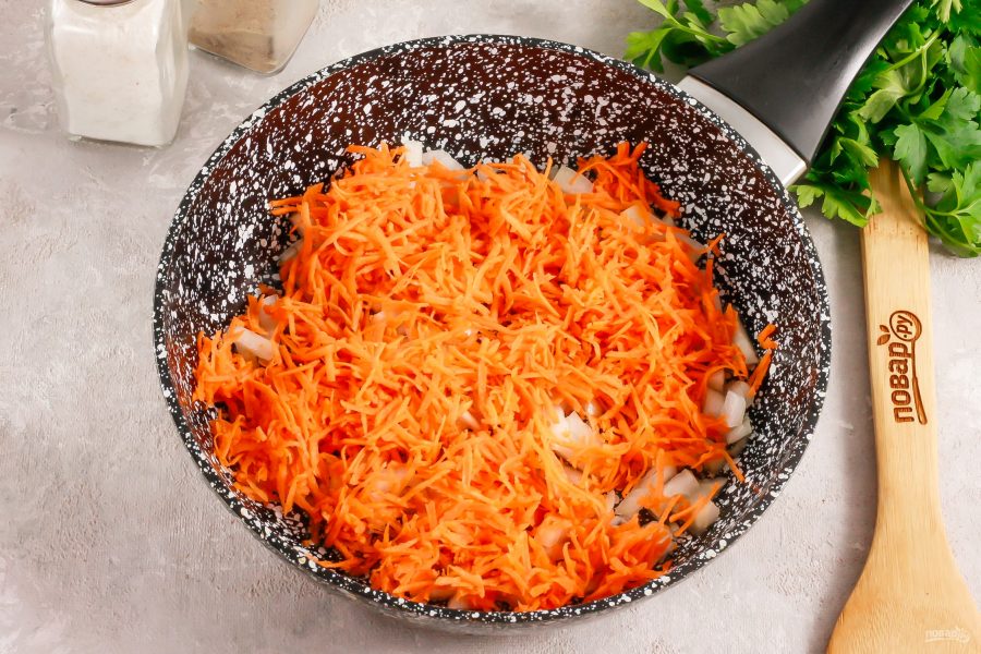Подлив лук морковь болгарский перец. Печень лук морковь томатная паста
