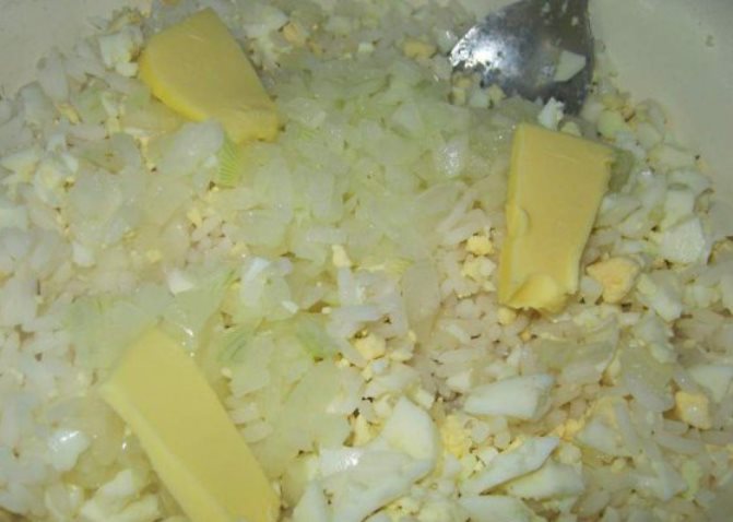 Начинка для блинов рис с яйцом. Рис с яичным блинчиком. Рис со сливками и яйцом. Рис с яйцом и луком. Рис смешать с яйцами.