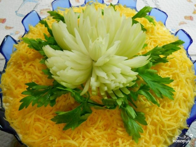 Рецепт Салат с курицей "Хризантема"