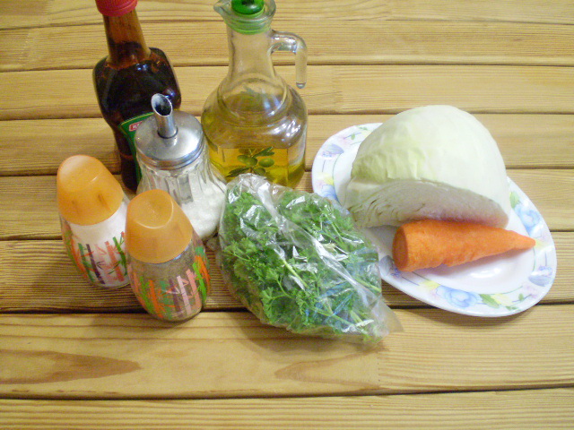 Рецепт Салат витаминный из капусты и моркови с уксусом