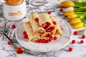 Блины с клюквенной начинкой