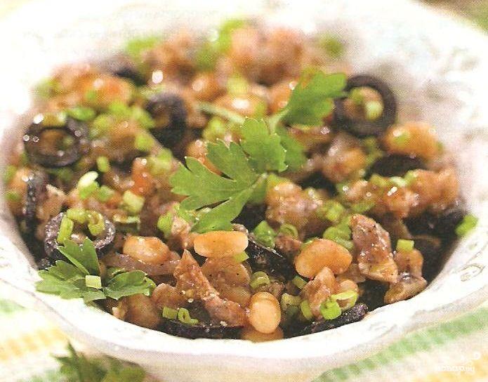 Рецепт Салат из фасоли с орехами