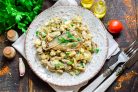 Салат со шпротами и грибами