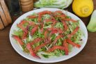 Салат с красной рыбой и пекинской капустой
