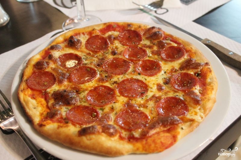 Рецепт Пицца по-домашнему с колбасой
