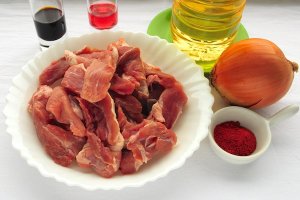 Рецепт Подлива из свинины с луком