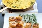 Морские гребешки с крупой и шафраном
