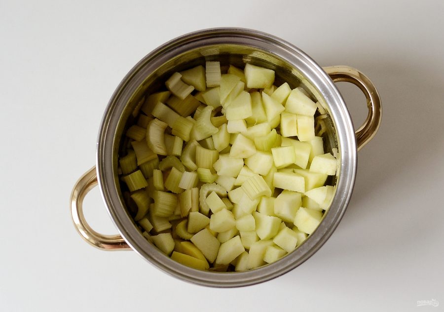 Крем-суп с яблоком и сельдереем