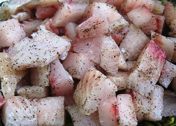 Рецепт Рыба с картофелем, запеченные под майонезом