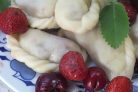 Вареники с вишней и клубникой
