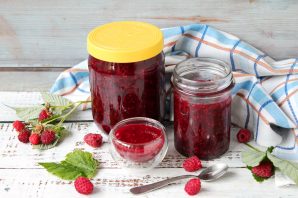Варенье из малины с орехами
