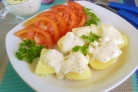 Картофель под чесночно-сырным соусом