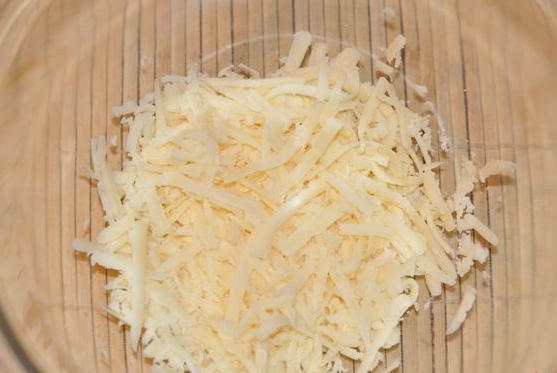 Рецепт "Мимоза" с маслом и сыром