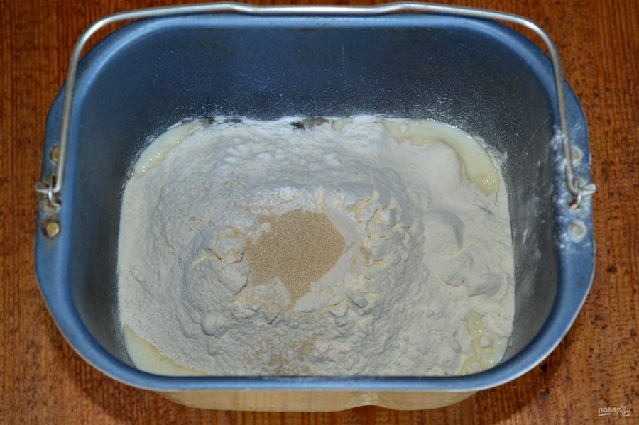 Тесто на пр. Дрожжевое тесто на простокваше. Тесто на простокваше для пирога дрожжевое. Тесто из под простокваши для булочек. Рецепт теста на простокваше булочки.
