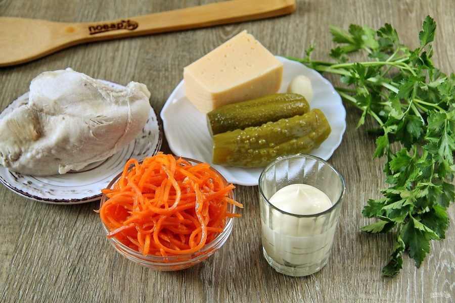 Ингредиенты для моркови. Ингредиенты для корейской моркови. Салат Лисичка с корейской морковкой. Салат Лисичка с корейской морковкой и курицей. Вареная морковь с мясом.