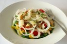 Салат с помидорами и куриным филе