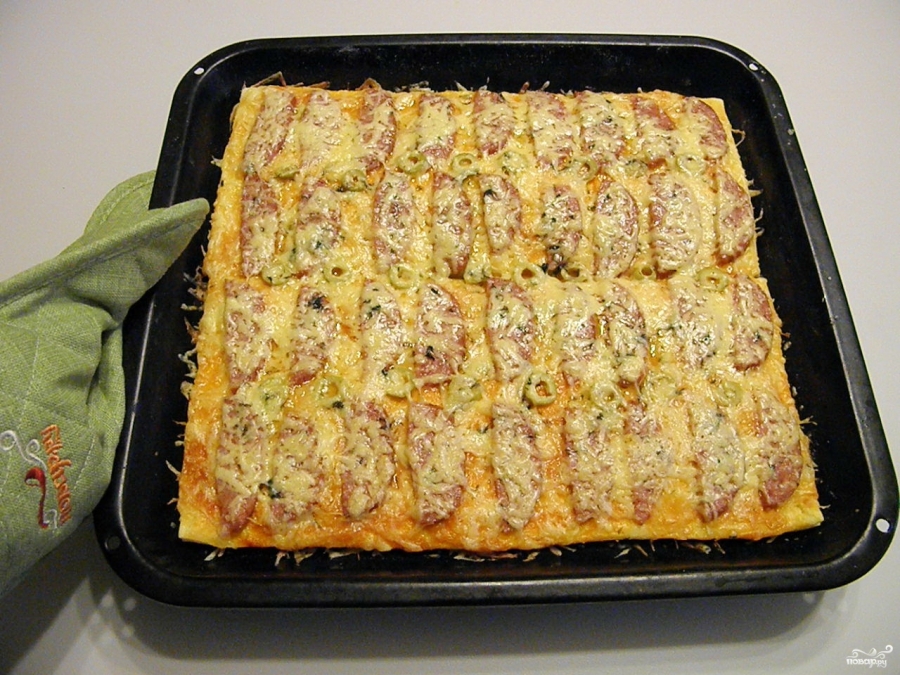 Рецепт пицца из слоеного бездрожжевого теста в духовке с фото