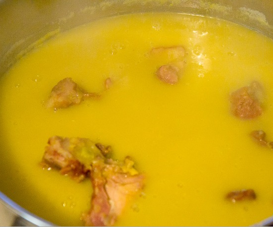 Рецепт Гороховый суп с гренками