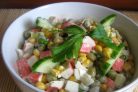 Салат из крабовых палочек классический